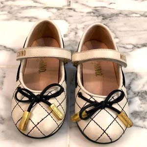 Moschino toddler Mary Jane leather shoes.